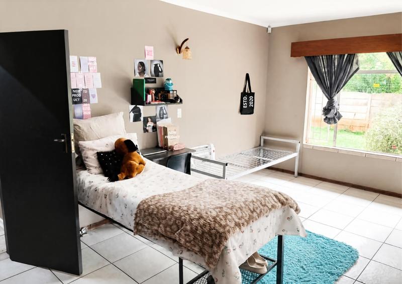To Let 10 Bedroom Property for Rent in Die Bult North West